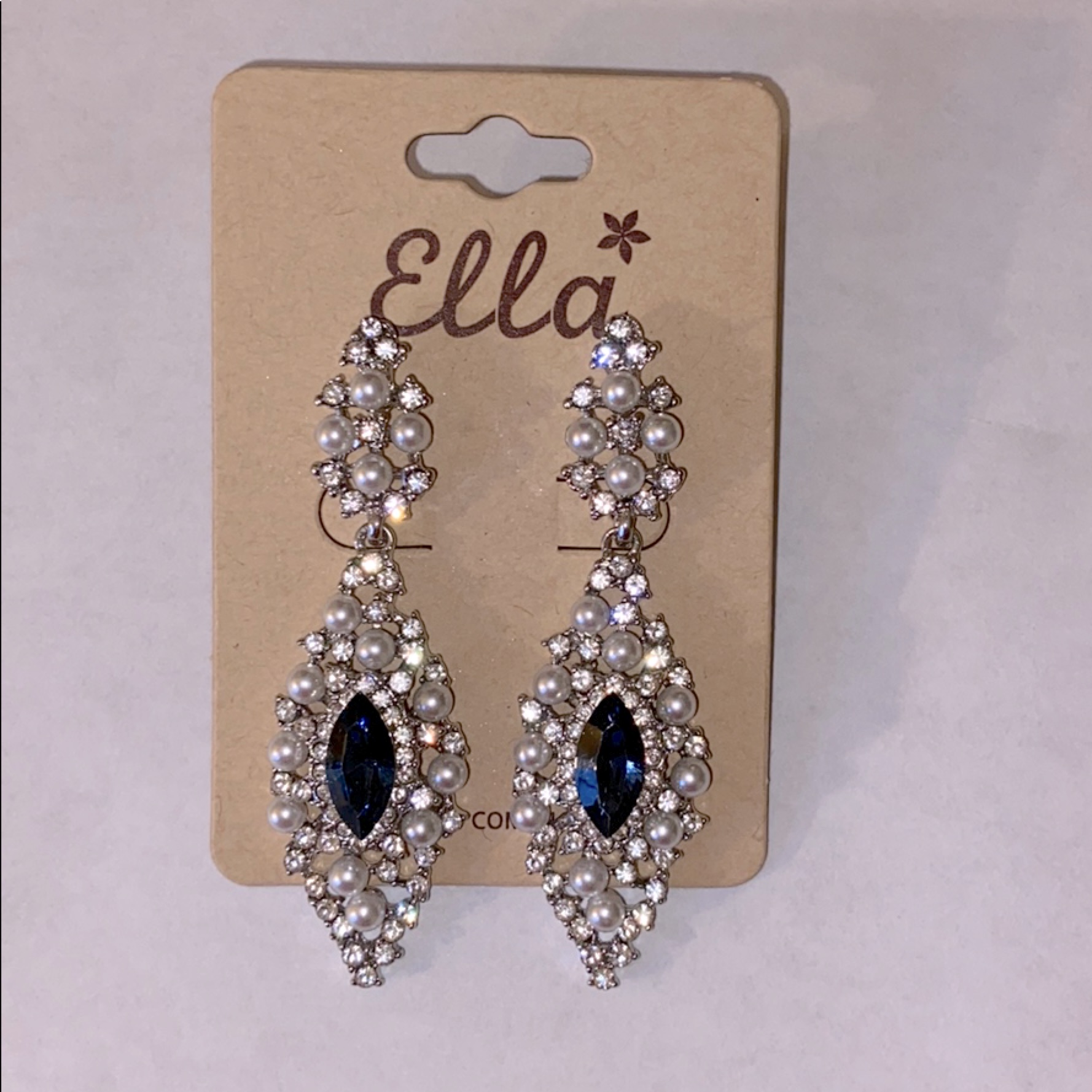 Nwt Crystal And Pearl Earrings